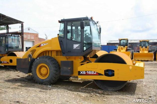 Вибрационный каток XCMG XS162J