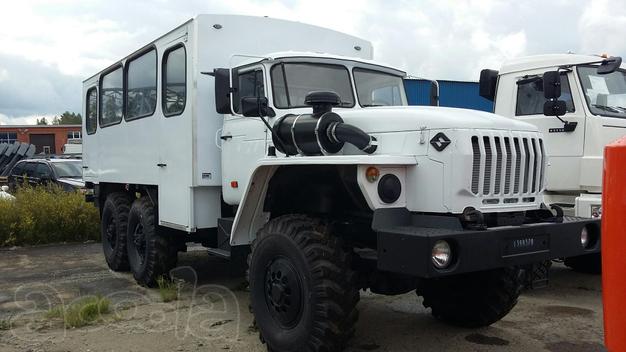 Вахтовый автобус Урал