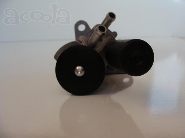 Насос подкачки Deutz D2011 L03 с ручкой подкачкой.